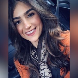 Meet your Posher, Madeline